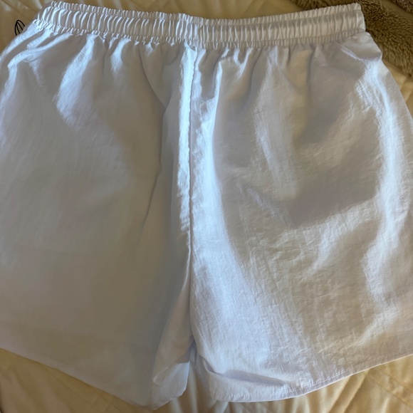ALO Alumni Shorts size Medium white - Picture 2 of 2